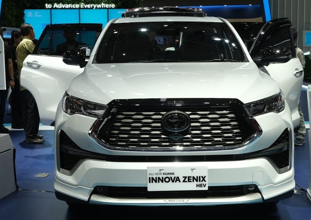 Toyota Raih 2.728 SPK di IIMS 2025, Zenix Hybrid terlaris. Foto: Dok TAM