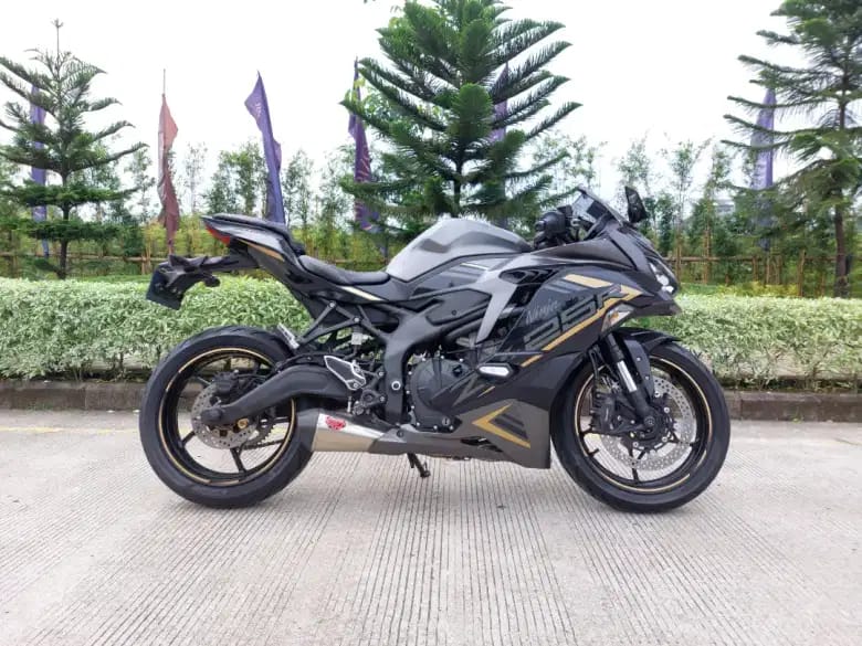 Kawasaki Ninja ZX-25R. (Foto: Ist)