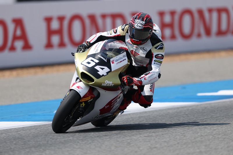 Pembalap muda Mario Aji berlaga di ajang Moto2 tahun 2025 berkat dukungan dari BRI. (Foto: doc. BRI)