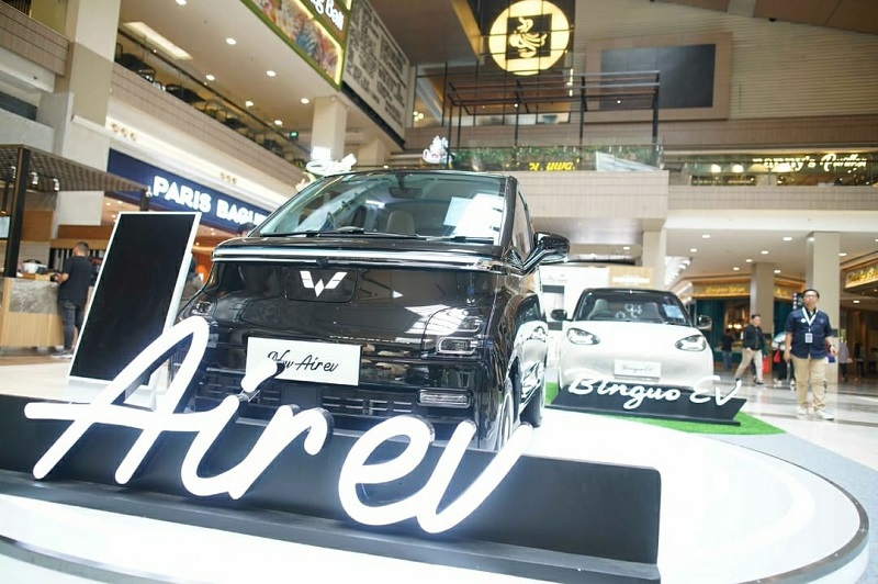 Mobil listrik Wuling Air ev yang dipajang di pameran mobil. (Foto: Kabar Bursa/Abbas S)
