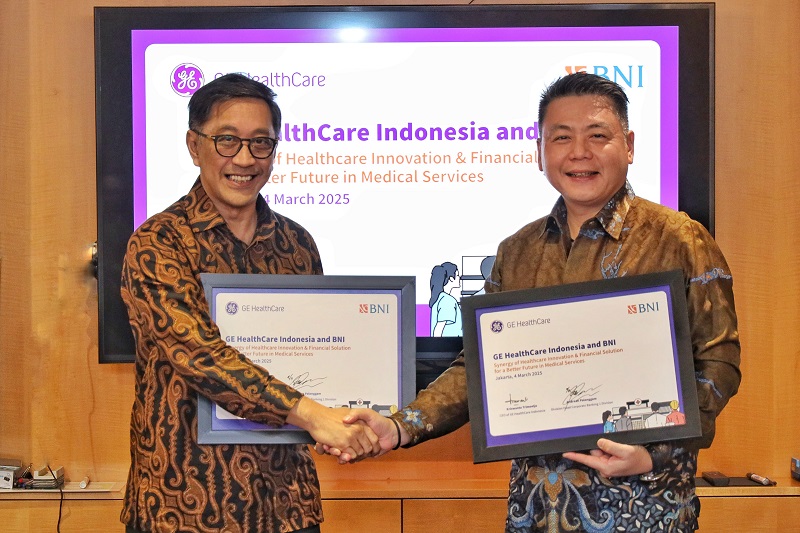 Kerja sama tersebut ditandatangani SEVP Corporate Banking BNI Pancaran Affendi dan President Director GEHC Kriswanto Triemoeljo. Foto: dok BNI