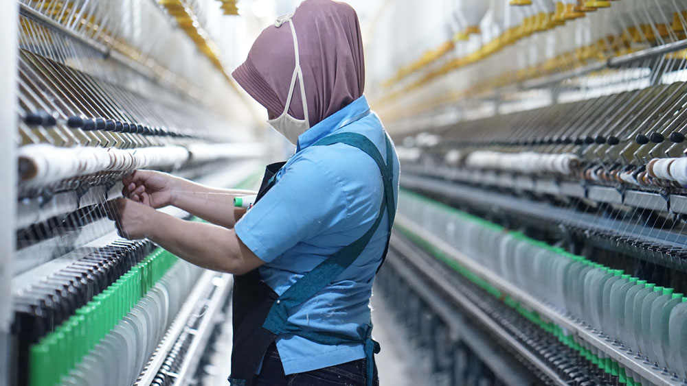 Ilustrasi industri tekstil dan produk tekstil Indonesia.