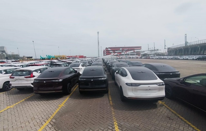 1.000 unit mobil Hyptec HT yang tiba di Indonesia dan siap dikirim ke konsumen. (Foto: doc AION Indonesia)