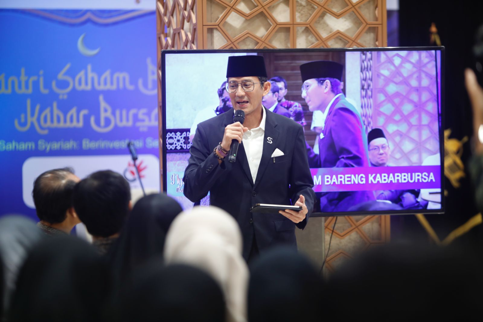 Pengusaha sukses Sandiaga Uno saat memberikan insight menarik di event Nyantri Saham Bareng Kabar Bursa, di Masjid Istiqlal Jakarta, Sabtu, 15 Maret 2025. Foto: Kabar Bursa/Abbas Sandji