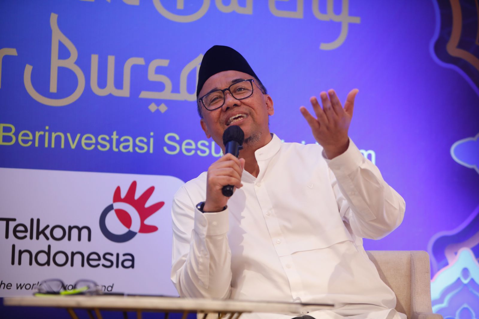 Plt Kepala Departemen Literasi, Inklusi, dan Komunikasi OJK Ismail Riyadi, saat menjadi pembicara di Nyantri Saham Bareng Kabar Bursa, Sabtu, 15 Maret 2025. Foto: Kabar Bursa/Abbas Sandji