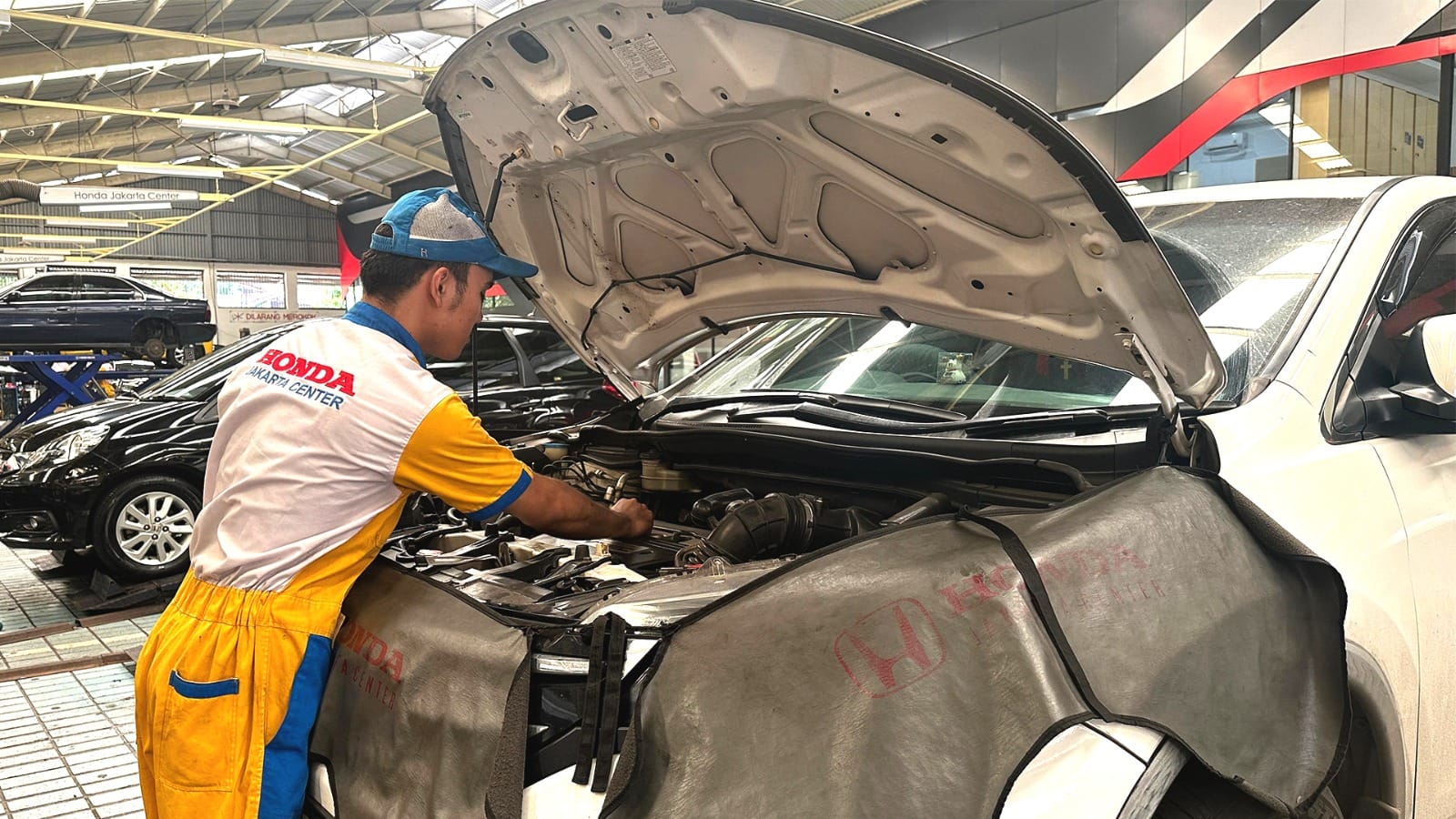 Honda menggelar diskon suku cadang untuk mobil Honda terdampak banjir di Jabodetabek. Foto: dok. HPM