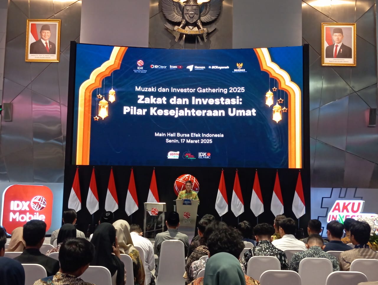  Direktur Pengembangan Bursa Efek Indonesia (BEI), Jeffrey Hendrik saat memberikan sambutan  acara Muzaki dan Investor Gathering 2025 yang bertajuk Zakat dan Investasi.  pada Senin, 17 Maret 2025. Desty Luthfiani/KabarBursa.com