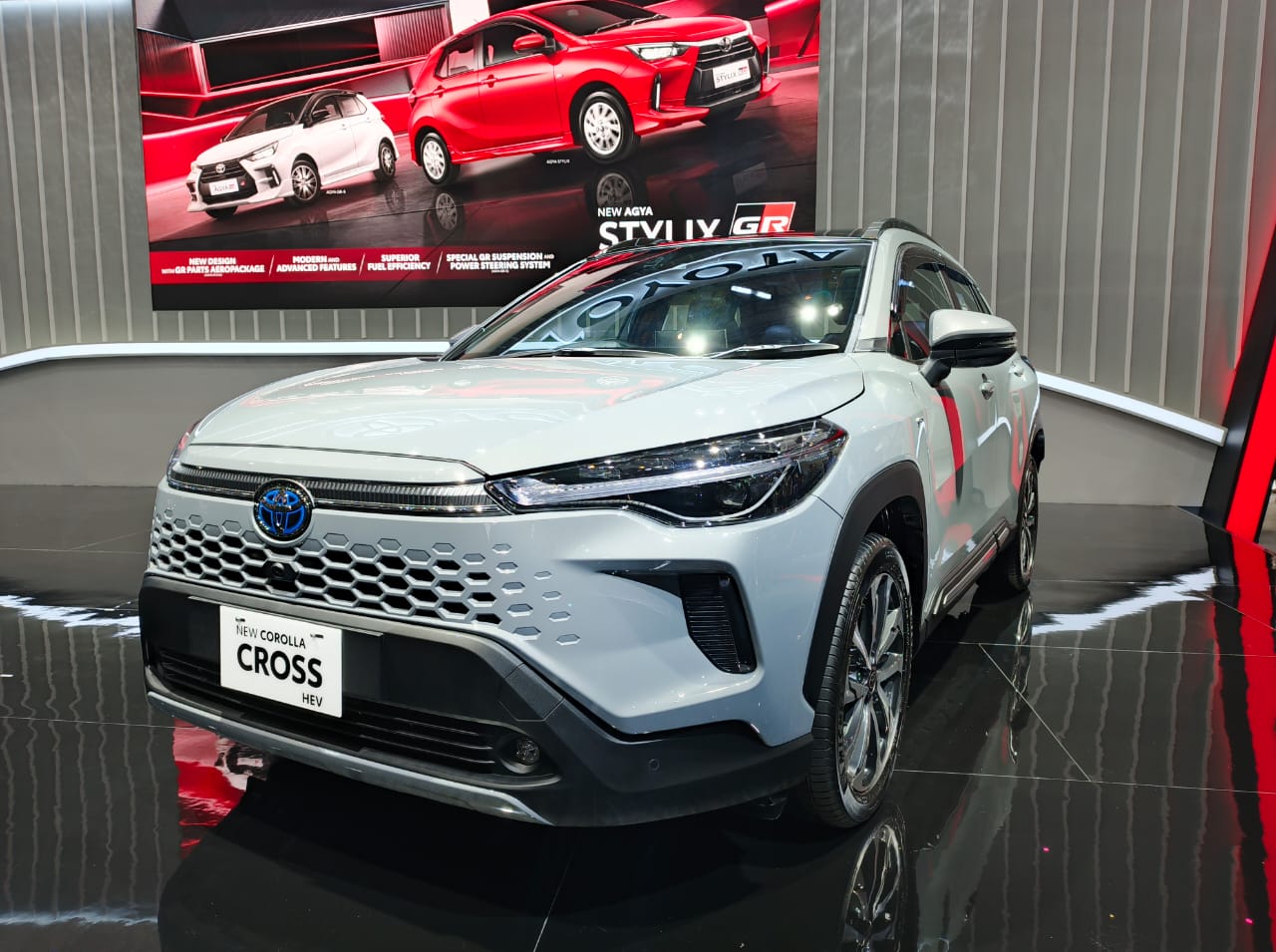 New Corolla Cross HEV yang dipajang di IIMS 2025. (Foto: Kabar Bursa/Citra)