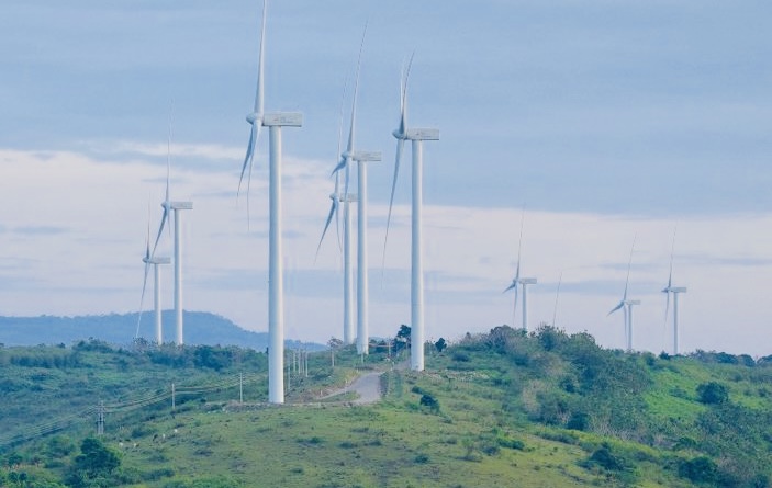 Pembangkit Listrik Tenaga Bayu (PLTB) Sidrap di Sulawesi Selatan, sebagai salah satu proyek energi terbarukan terbesar di Indonesia yang memanfaatkan tenaga angin untuk menghasilkan listrik. Foto: Dok. ESDM.