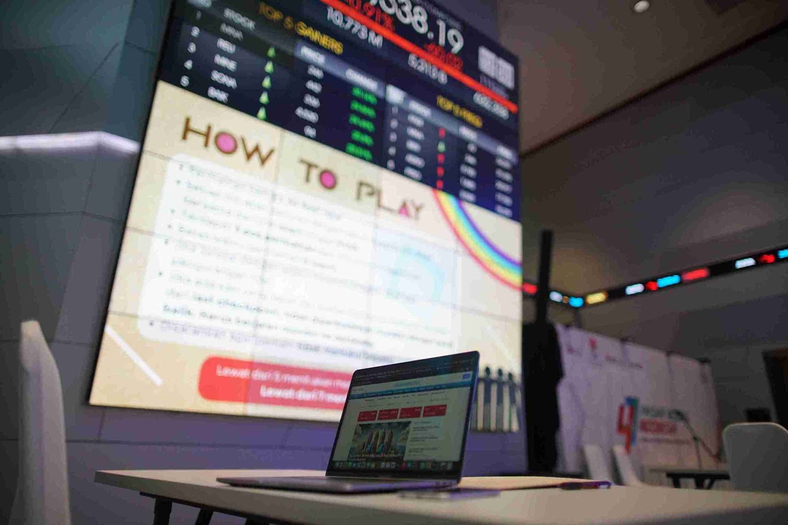 Papan pantau IHSG di Bursa Efek Indonesia. Foto: KabarBursa/Abbas Sandji.