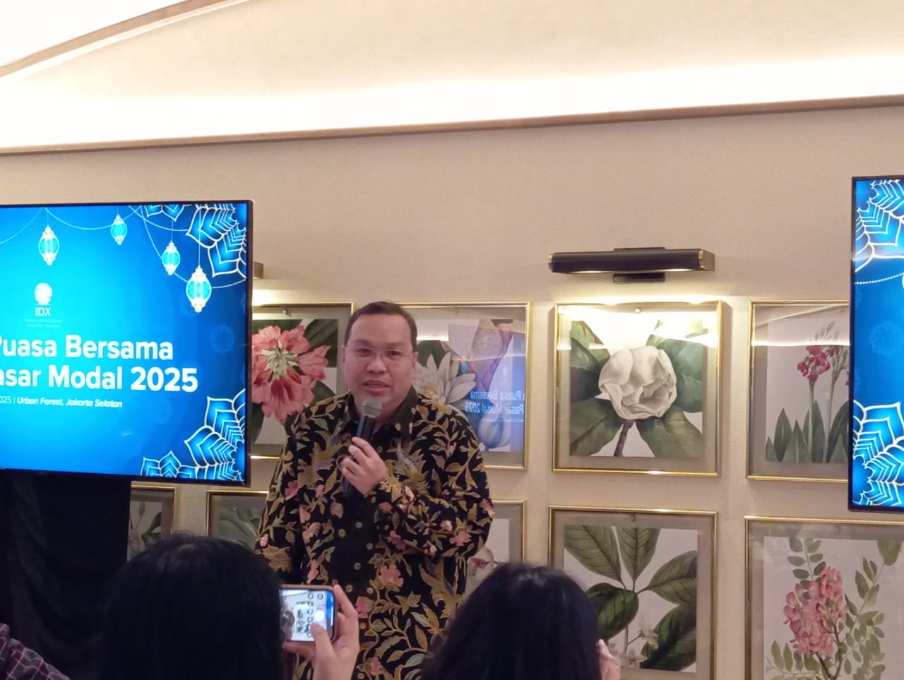 Direktur Utama Bursa Efek Indonesia, Iman Rachman, dalam acara buka bersama dengan wartawan pasar modal di Restoran Semasa Dulu, Cilandak Jakarta Selatan pada Senin, 24 Maret 2025. (Foto: Kabarbursa/Desty Luthfiani)