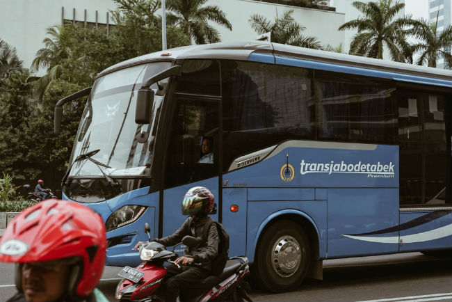  Bus TransJabodetabek harus mampu mendukung mobilitas masyarakat secara efektif.
