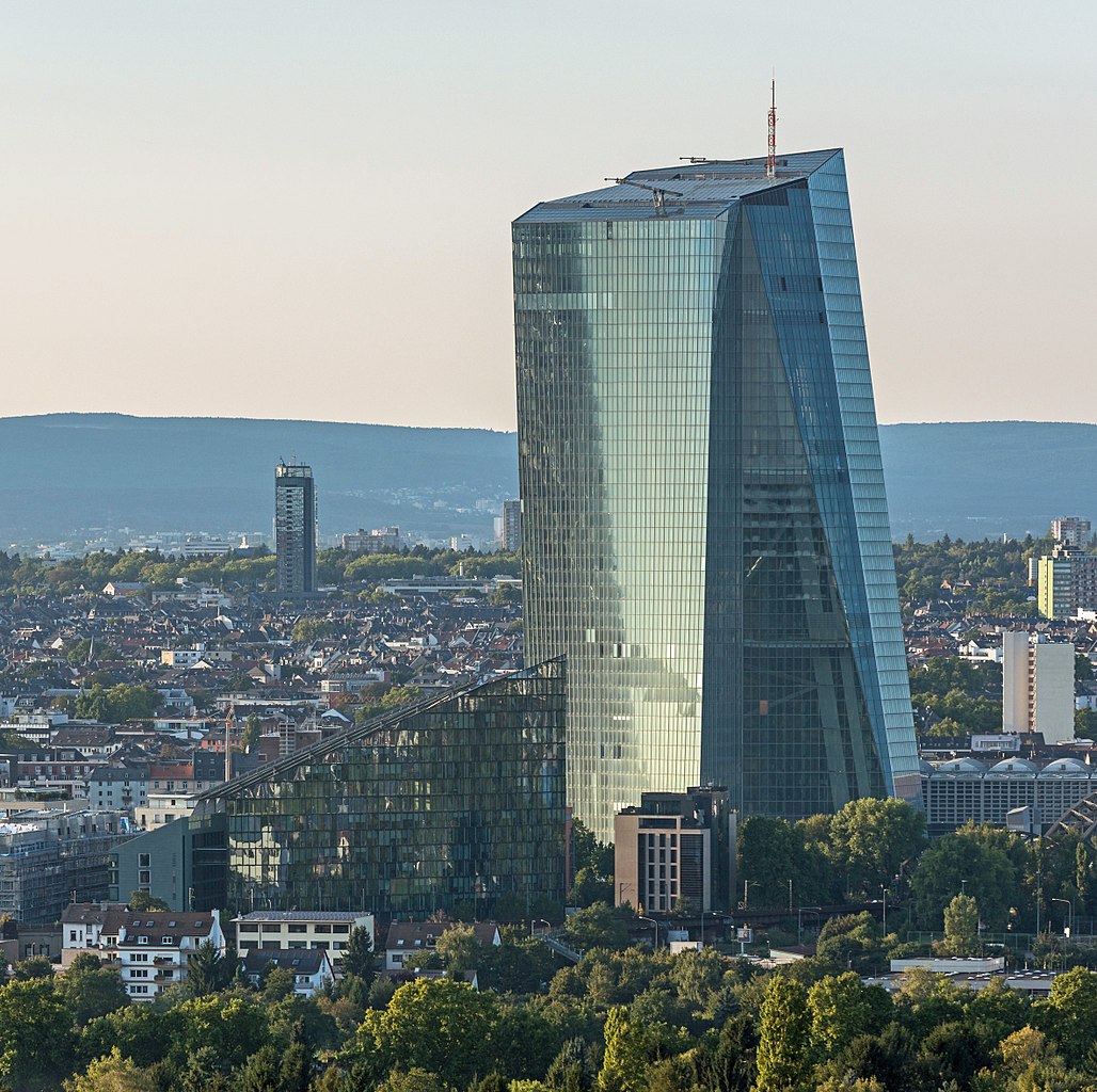 ChatGPT said: Kantor pusat ECB yang baru dibangun di Frankfurt seperti yang terlihat dari Goetheturm. (Foto: DXR/Daniel Vorndran)
