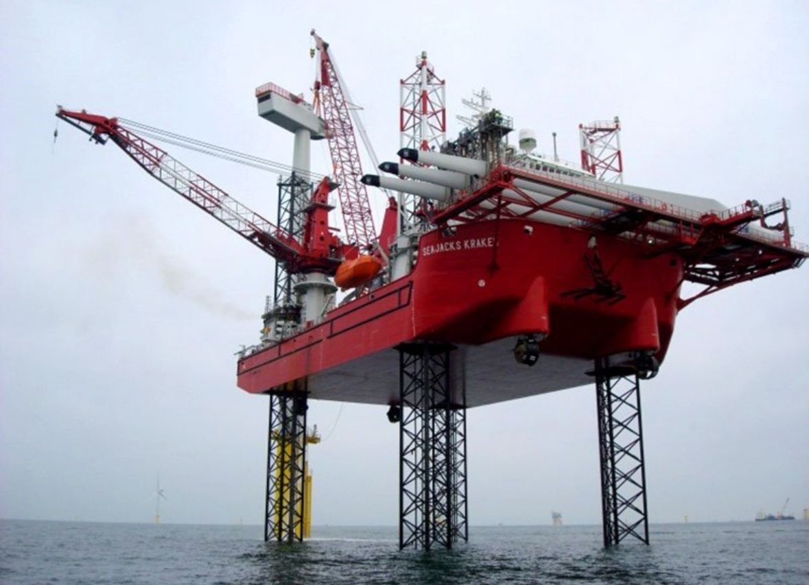 Ilustrasi: Rig pengeboran lepas pantai Seajacks Kraken yang beroperasi di perairan internasional. Foto diambil dari laman resmi Departemen Energi Amerika Serikat (U.S. Department of Energy).