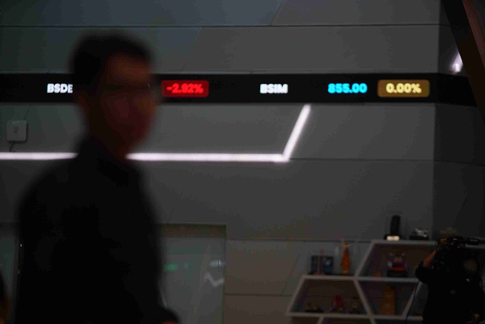 Layar utama Indeks Harga Saham Gabungan atau IHSG di main hall Bursa Efek Indonesia (BEI). (Foto: KabarBursa/Abbas Sandji)