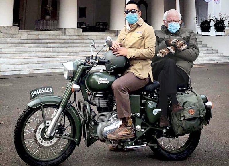 Mantan Gubernur Jabar Ridwan Kamil berpose menggunakan motor Royal Enfield Classic 500 warna Green Army. (Foto: Instagram @ridwankamil)