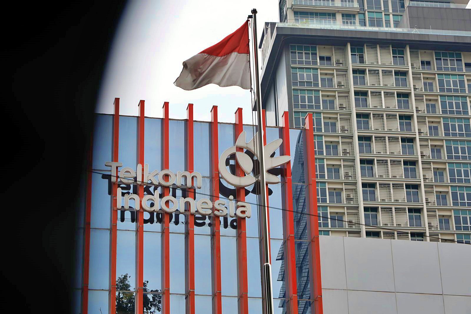 Gedung Telkom Indonesia, emiten telekomunikasi pelat merah dengan kode saham TLKM. (Foto: KabarBursa/Abbas Sandji)
