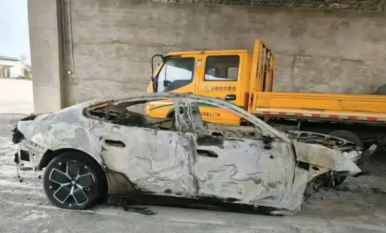 Kecelakaan mobil listrik Xiaomi akibat eror di fitur mengemudi otonom. (Foto: Carscoops)