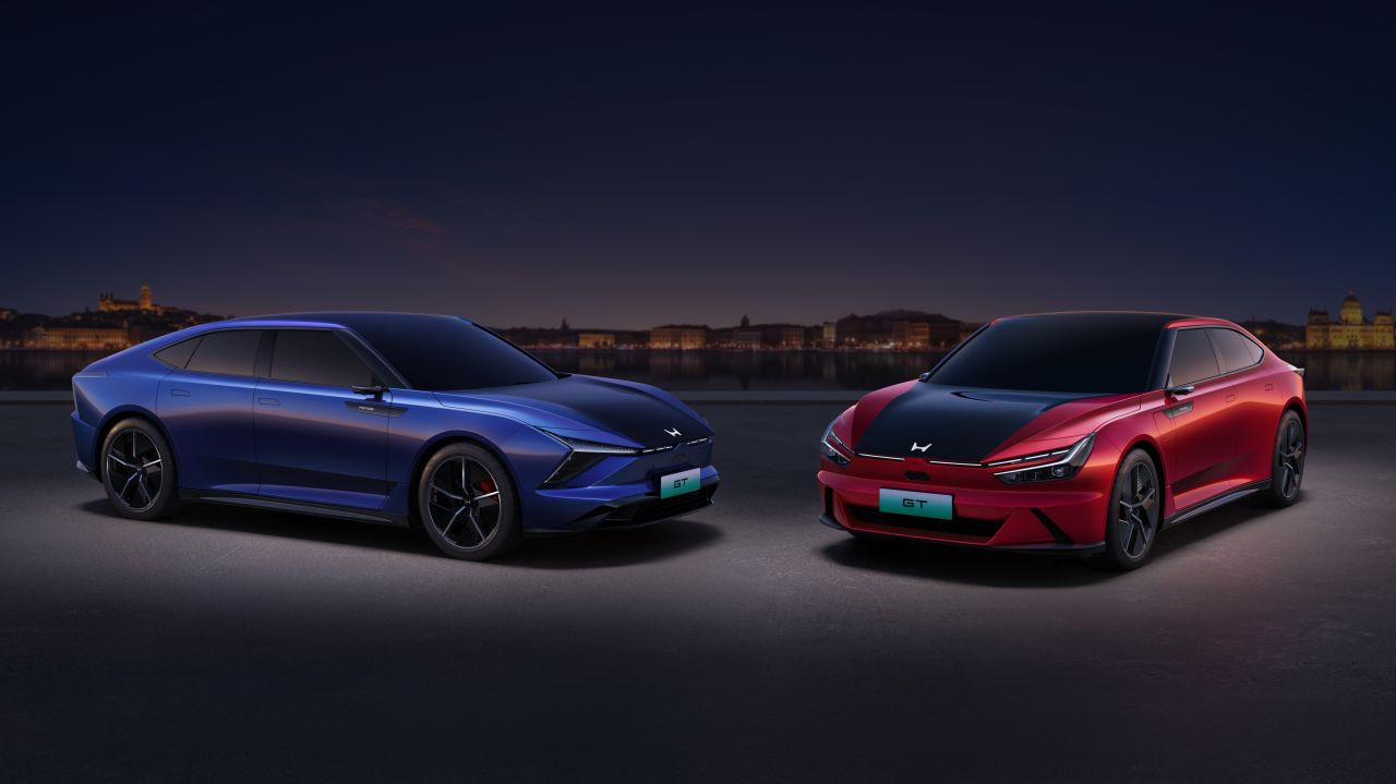  Kolaborasi Honda dengan dua brand otomotif China lahirkan dua mobil listrik baru, Dongfeng Honda GT dan GAC Honda GT (kanan). Foto: dok. Honda