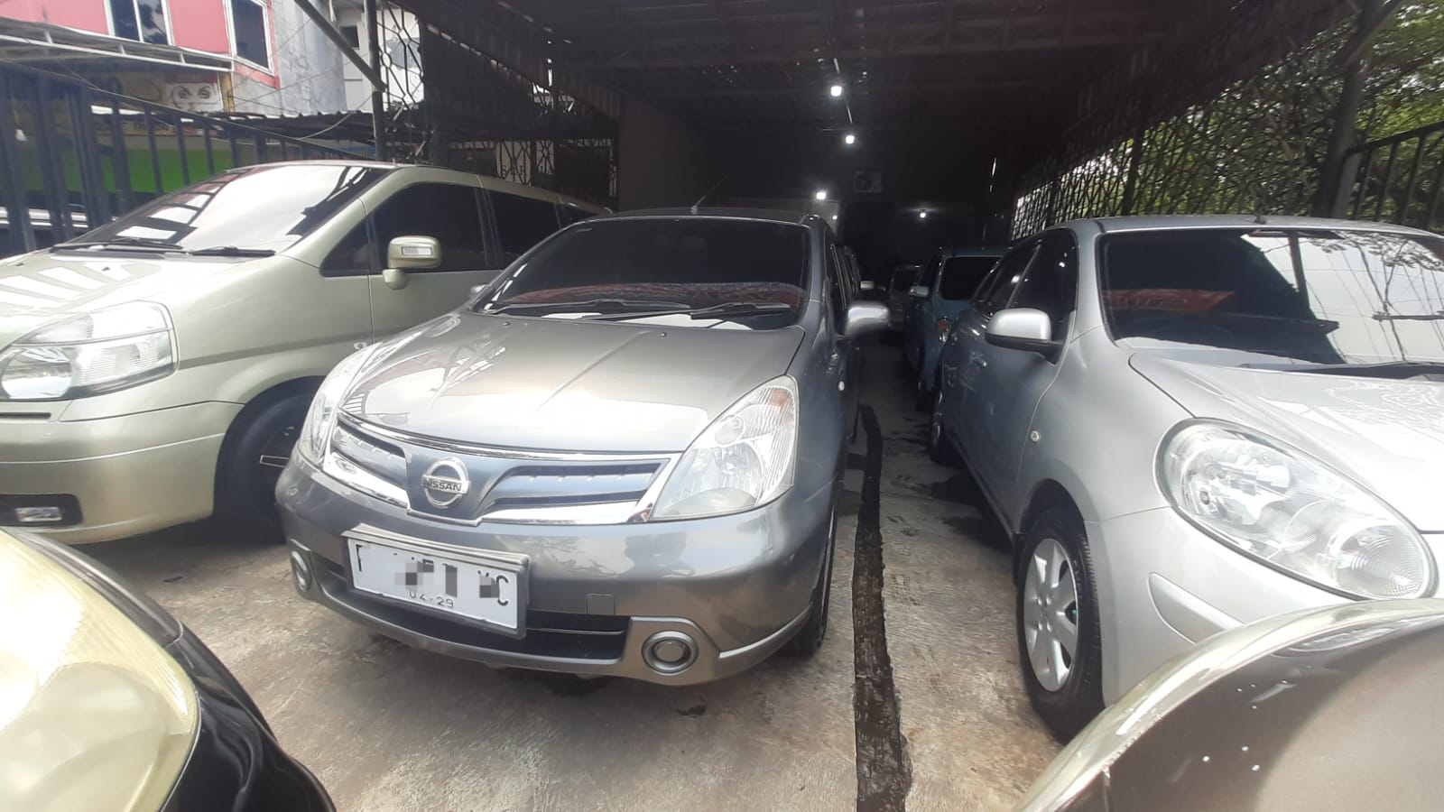 Nissan Grand Livina bekas. (Foto: KabarBursa.com/Harun)