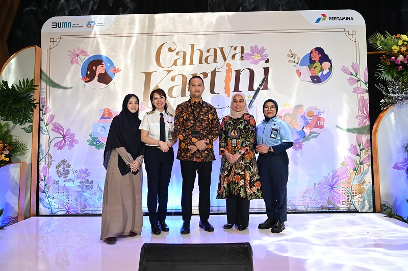 Natasha Rizky yang merupakan public figure, Patricia Yora yang berprofesi sebagai pilot Pelita Air, dan Wahyuningsih yang bekerja sebagai housekeeper di Grha Pertamina.