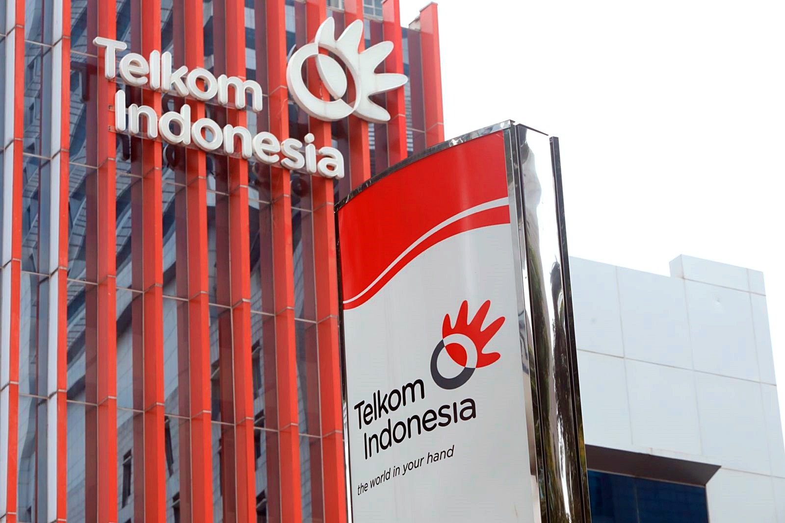 Gedung Telkom Indonesia, emiten telekomunikasi pelat merah dengan kode saham TLKM. (Foto: KabarBursa/Abbas Sandji)