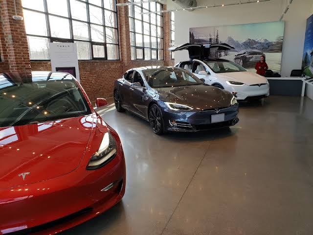 Tesla berpotensi kehilangan lima showroom dan lisensi penjualan di New York akibat Rancangan Undang-Undang (RUU) baru. (Foto: GEA Consulting Engineers)