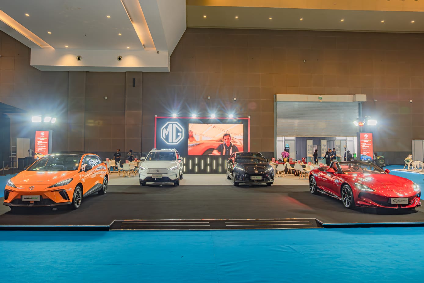 MG bawa tiga model mobil listriknya, mulai dari 4 EV, ZS EV, hingga Cyberster yang merupakan roadster listrik seharga Rp1,7 miliar. Foto: dok. MG. 
