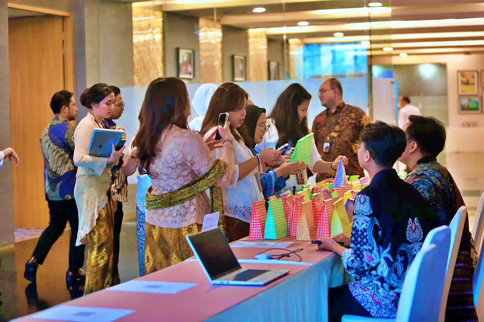 Memasuki tahun 2025, makin banyak individu, terutama generasi muda, yang mulai menyadari pentingnya membangun masa depan finansial melalui investasi. (Foto: KabarBursa/Abbas Sandji)