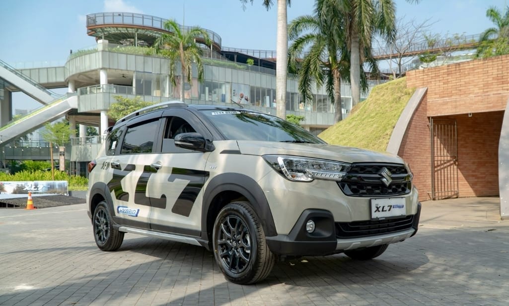 Ilustrasi kredit Suzuki XL7 Hybrid dengan DP 25 persen, intip biaya cicilannya. (Foto: dok. SIS)