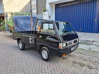 Mitsubishi L300 bekas kondisi segar dapat dipinang dengan dana mulai Rp50 jutaan sampai Rp100 jutaan. Foto: olx.