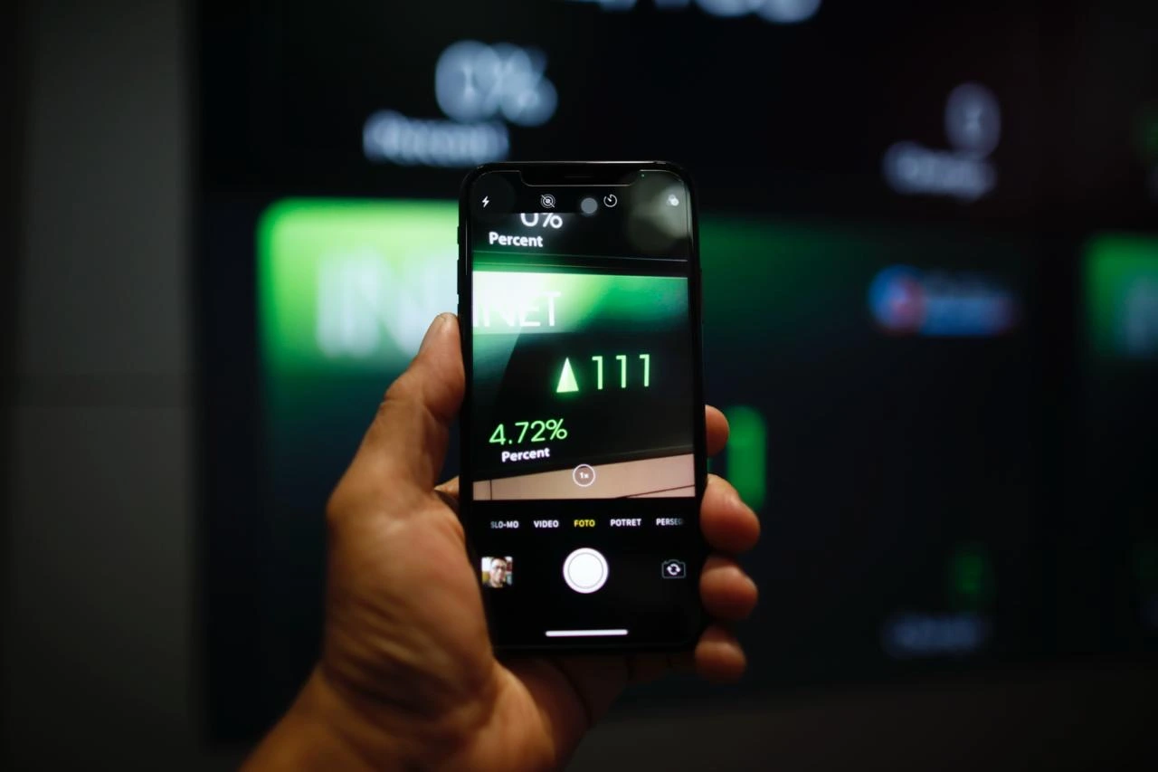Generative AI mengubah cara kerja pasar modal global. Teknologi ini membawa efisiensi sekaligus risiko baru yang harus dicermati investor dan regulator. Foto: KabarBursa/Abbas Sandji.