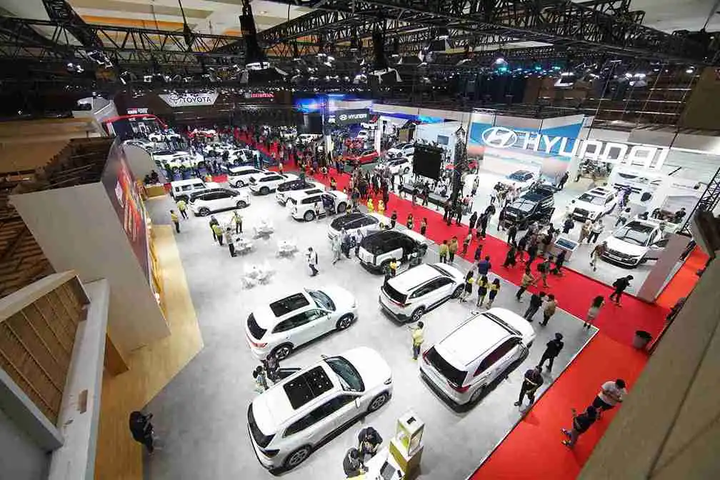 Ilustrasi penjualan mobil baru periode Maret 2025 ambles, Pengamat Otomotif beberkan penyebabnya. (Foto: KabarBursa/Abbas Sandji)