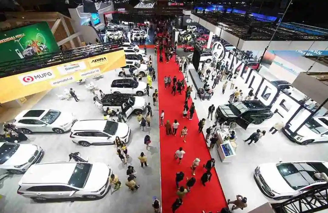 Ilustrasi penjualan mobil baru periode April anjlok lebih dari 25 persen, Pengamat: industri otomotif masih stagnan. Foto: Abbas Sandji/KabarBursa.com.