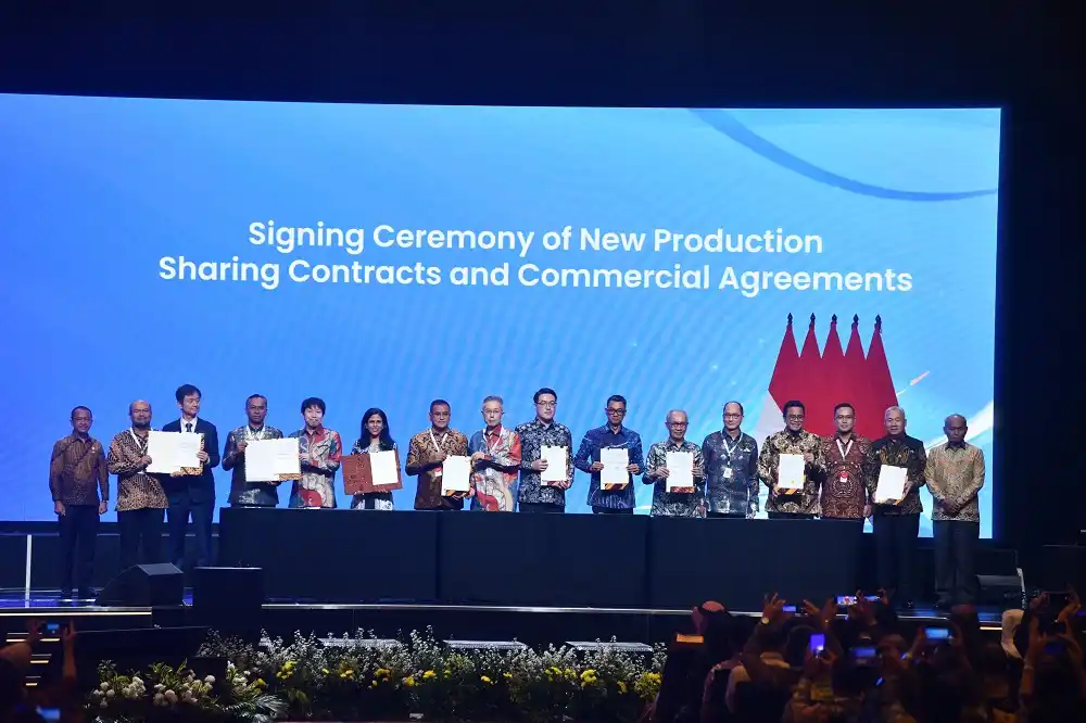  sejumlah mitra melakukan penandatanganan Domestic Swap Agreement (DSA) pada pembukaan The 49th Indonesian Petroleum Association (IPA) 