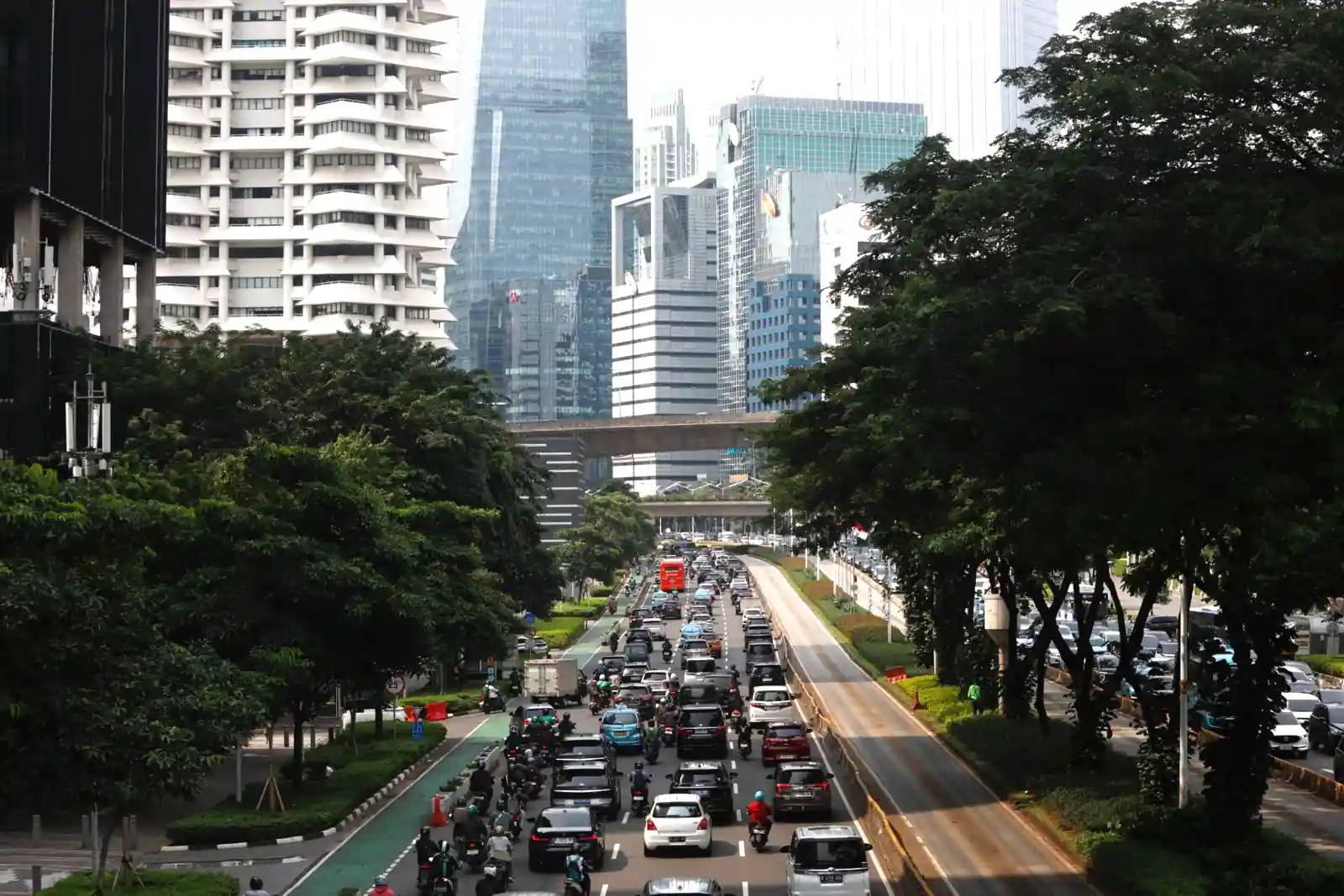 BI laporkan M2 tembus Rp9.390 triliun per April 2025. BI Rate diturunkan jadi 5,50 persen untuk jaga inflasi dan dorong pertumbuhan ekonomi. Foto: KabarBursa/Abbas Sandji.