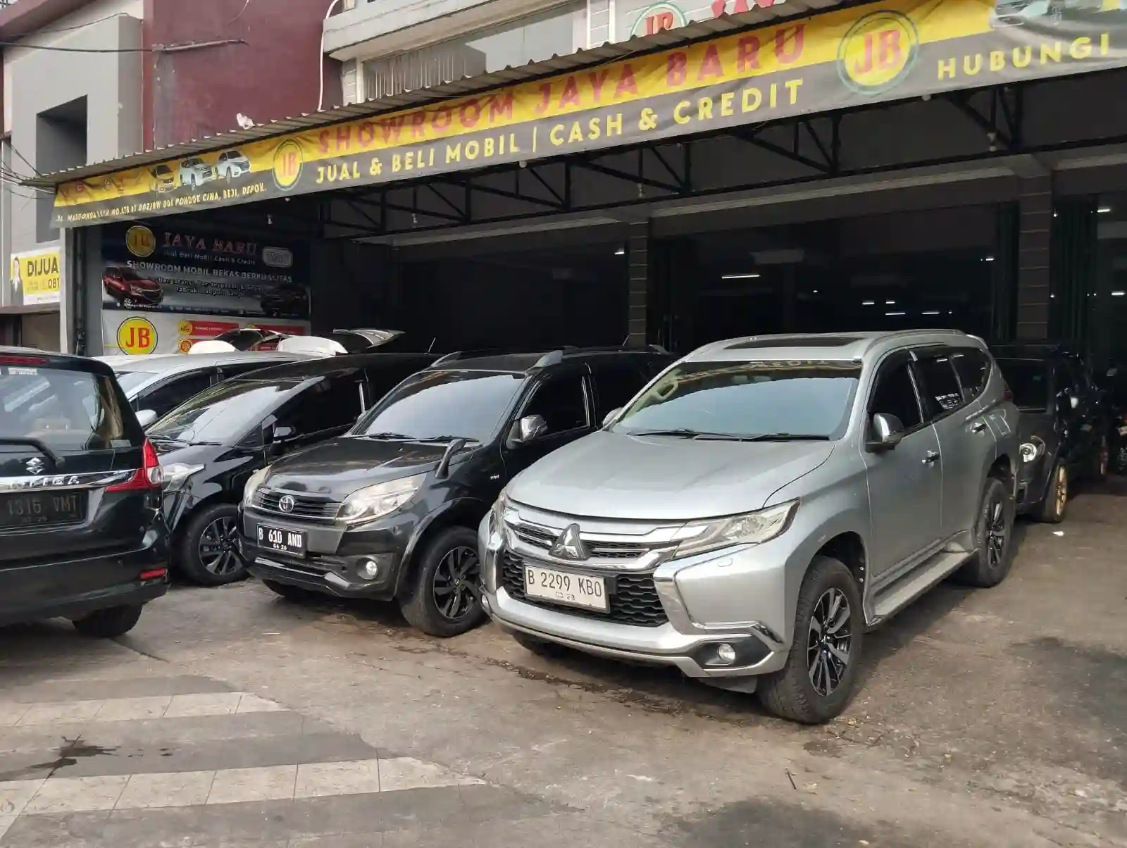 Permintaan mobil bekas diproyeksikan tumbuh di tengan penjualan mobil baru yang stagnan di angka 1 juta unit ke bawah. Foto: KabarBursa.com/Harun.