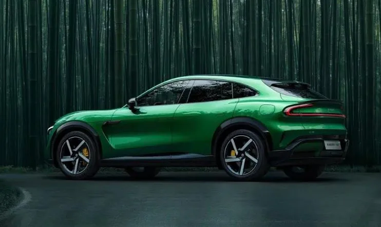 Mobil listrik baru Xiaomi YU7 diperkenalkan dengan sederet fitur canggih dan performa tinggi. Jarak tempuh tembus 800 km. Foto: dok. Xiaomi.