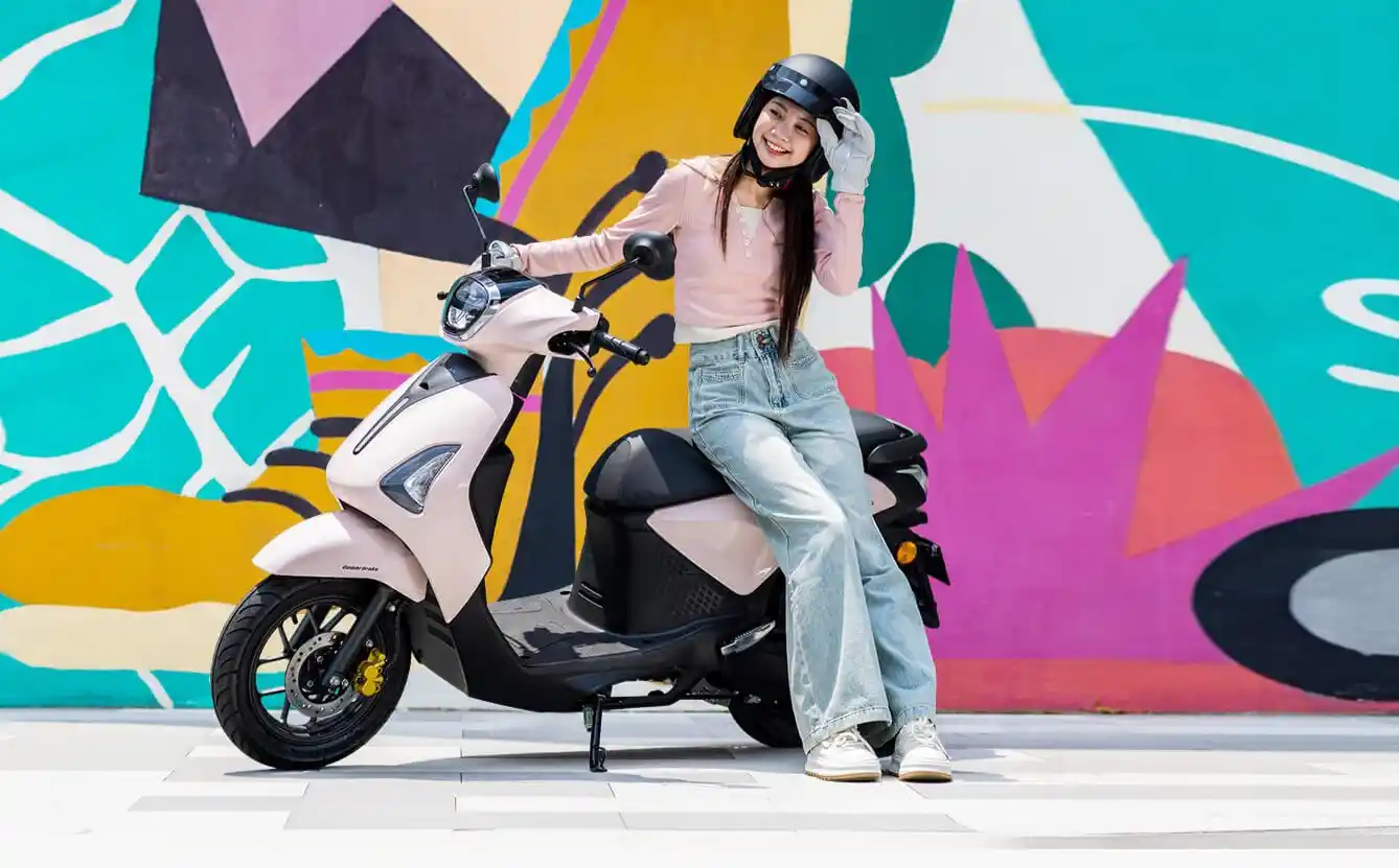 Honda rilis motor baru jenis skutik retro modern dengan fitur canggih. Harganya lebih murah dari Scoopy. Foto: dok. Wuyang Honda.