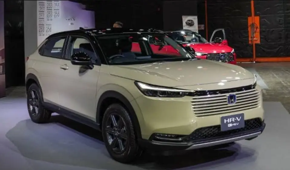 Geely pamer mobil hybrid baru Galaxy A7 EM-i. harga setara Daihatsu Xenia, jarak tempuh tembus 2.100 km. Foto: dok. Geely