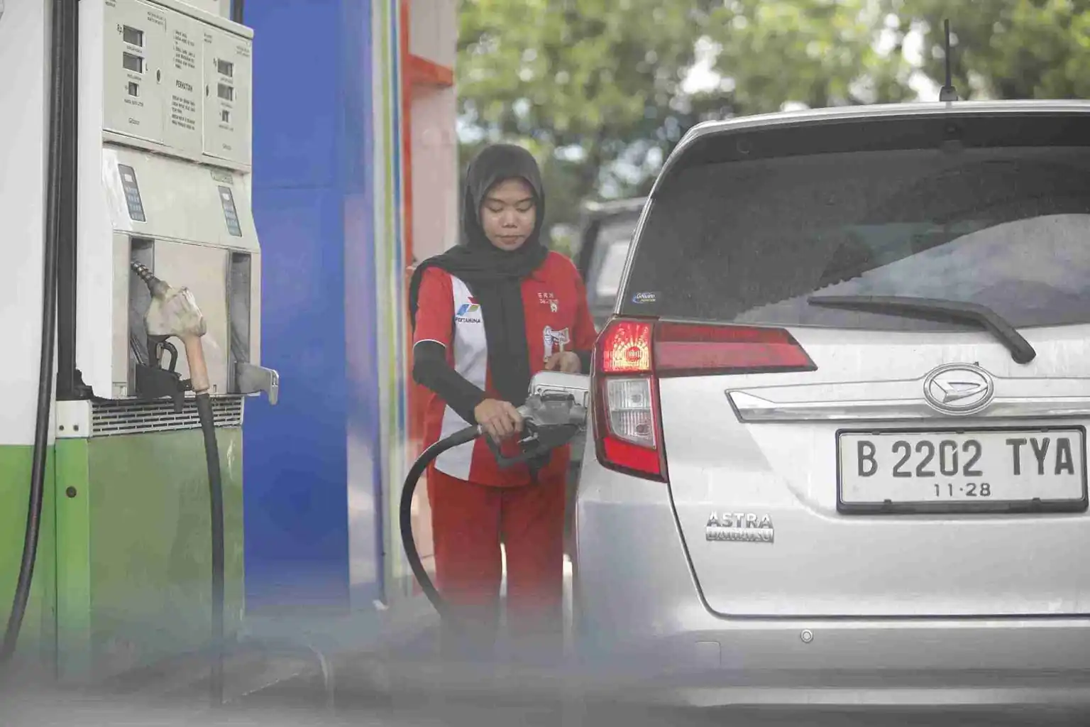 Ilustrasi: Harga minyak global bertahan tinggi di tengah ketidakpastian perundingan dagang AS–China. Pasar menanti hasil negosiasi yang bisa gerakkan harga. Foto: KabarBursa/Abbas Sandji.