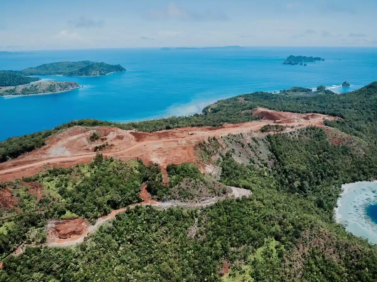 Salah satu tambang nikel yang ada di Raja Ampat. (Foto: Greenpeace)