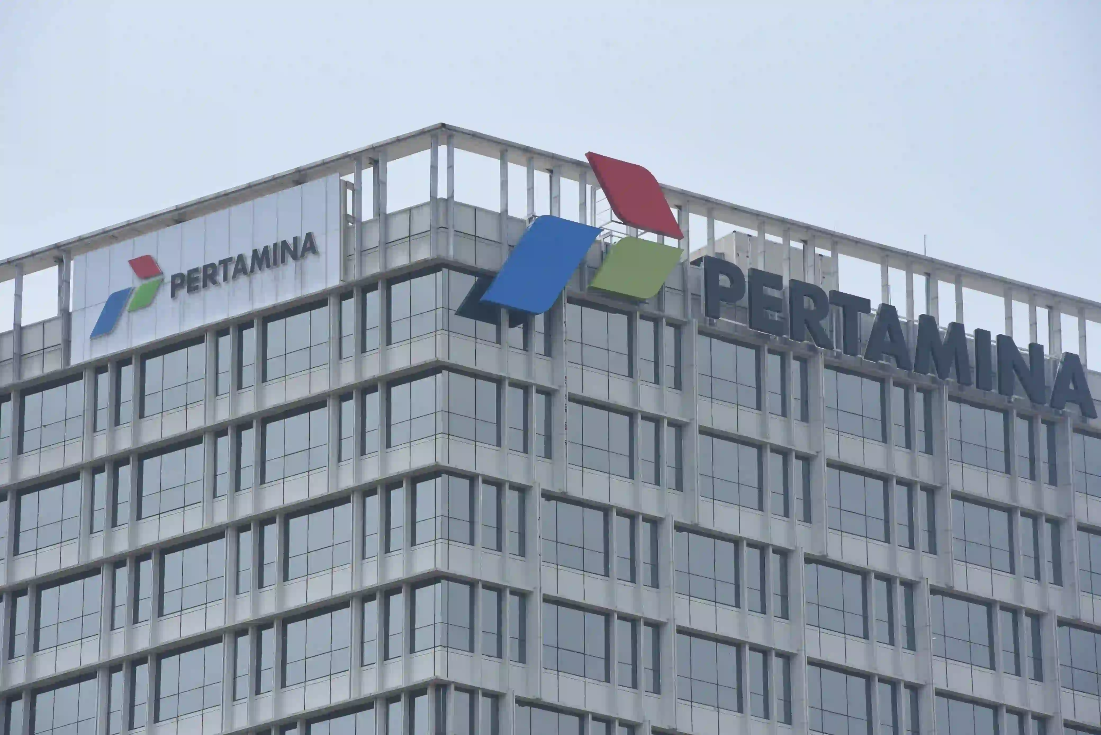  Pertamina mencatatkan kinerja operasional positif pada tahun 2024 dengan membukukan angka produksi migas melebihi 1 juta barel