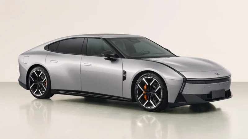 Xpeng P7 hadir sebagai mobil listrik baru dengan performa tinggi. Incar konsumen di segmen premium untuk menyaingi Xiaomi SU7 dan Tesla Model 3. Foto: dok. Xpeng.