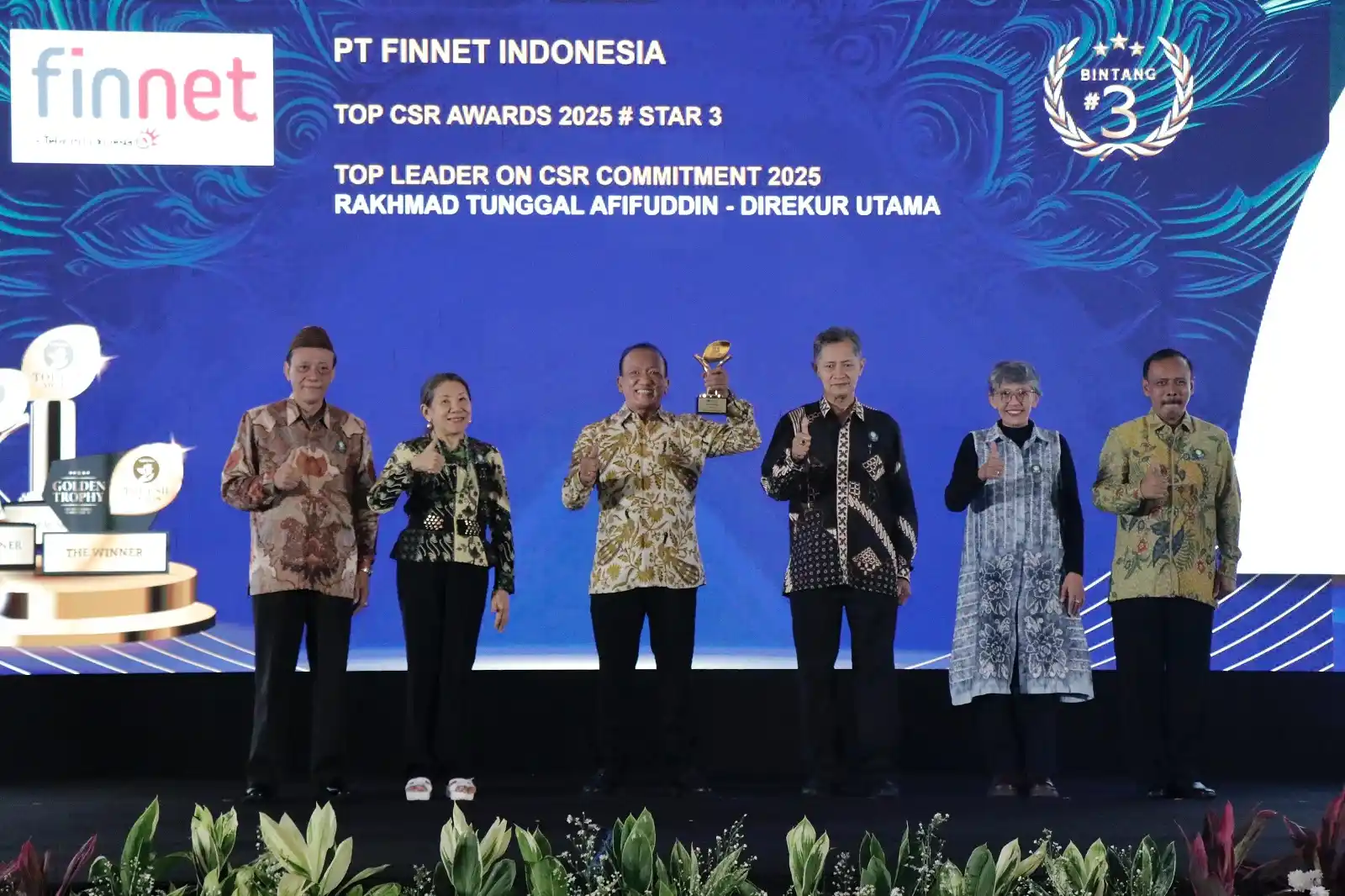PT Finnet Indonesia menerima dua penghargaan OP CSR Awards 2025. Foto: doc Finnet