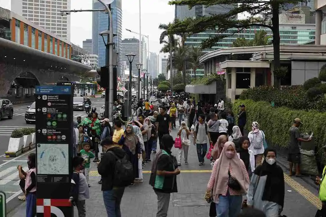 CREA mendorong pemerintah segera terapkan Baku Mutu Udara Ambien Nasional usai polusi PM2.5 Jabodetabek tembus 11 kali lipat ambang WHO. Foto: KabarBursa/Abbas Sandji.