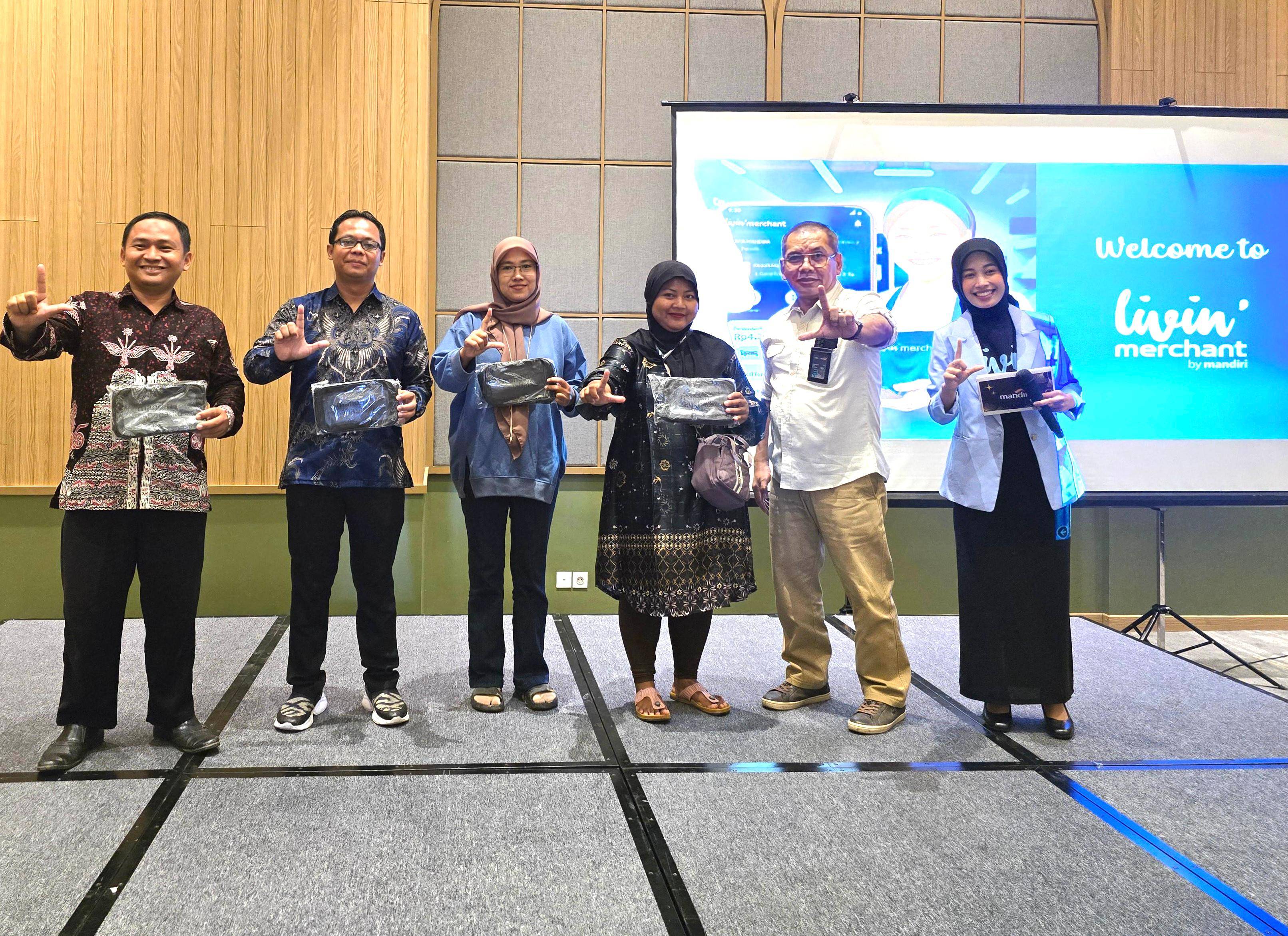 Pekerja Migran Indonesia (PMI) yang mengikuti workshop Bapak Asuh di Indramayu, Jawa Barat, Selasa, 24 Juni 2025. (Foto: Istimewa)