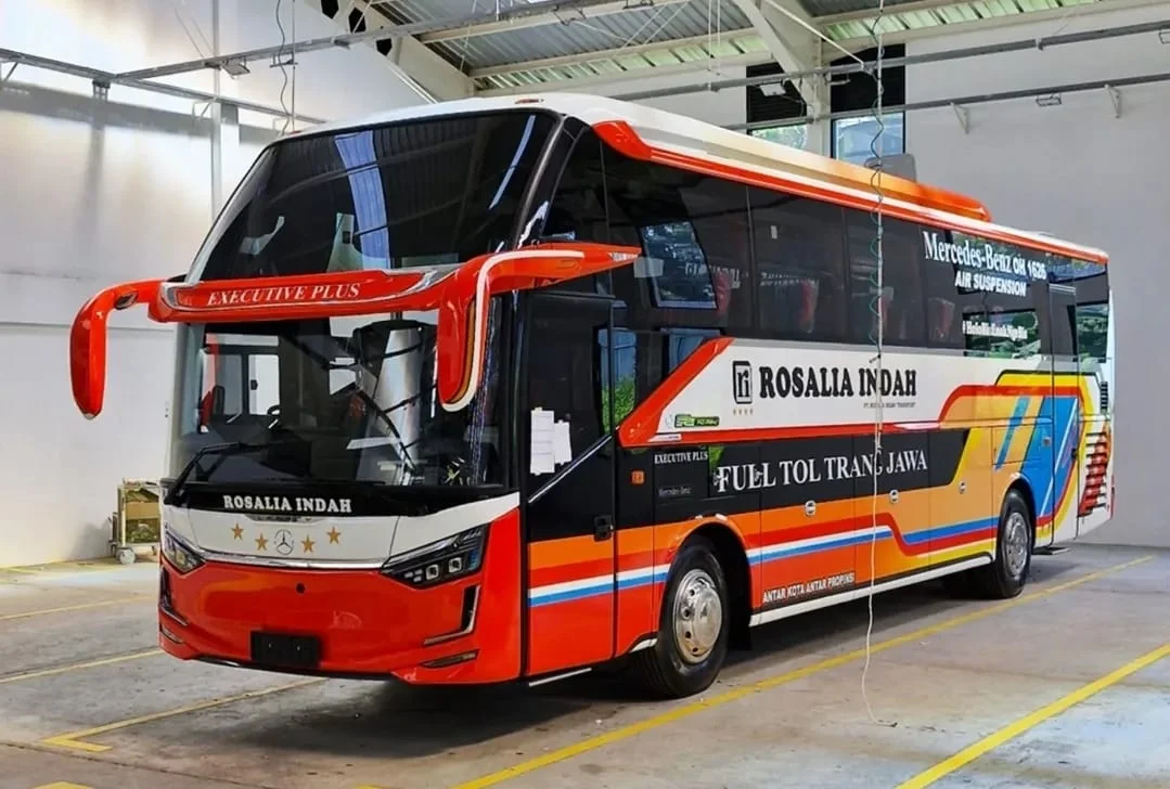 PO Rosalia Indah memboyong banyak bus baru dengan inerior berkelas. Foto: dok. Laksana.
