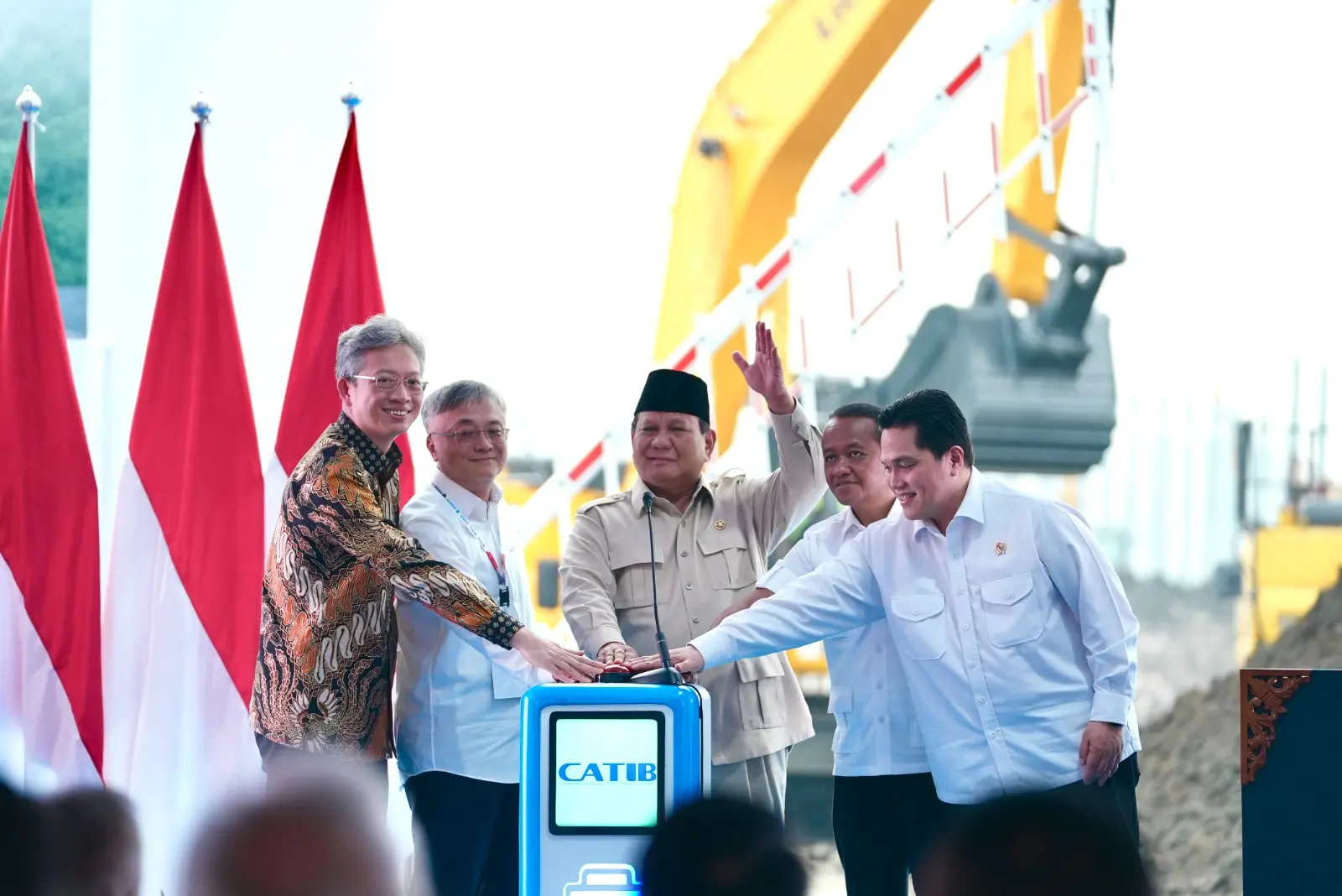 Presiden Prabowo usai meresmikan groundbreaking ekosistem industri baterai di Karawang, Jawa Barat, Minggi, 29 Juni 2025. (Foto: Istimewa)