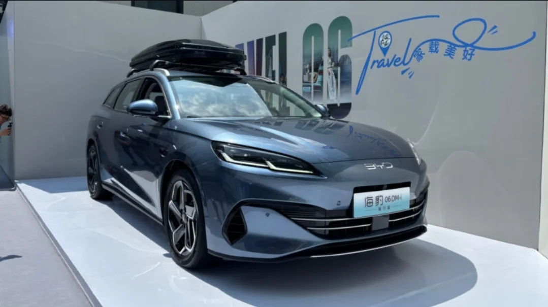 BYD Seal 06 DM-i, mobil hybrid baru jenis Station Wagon dengan teknologi canggih dan jarak tempub hingga 2.000 km. Foto: Weibo.